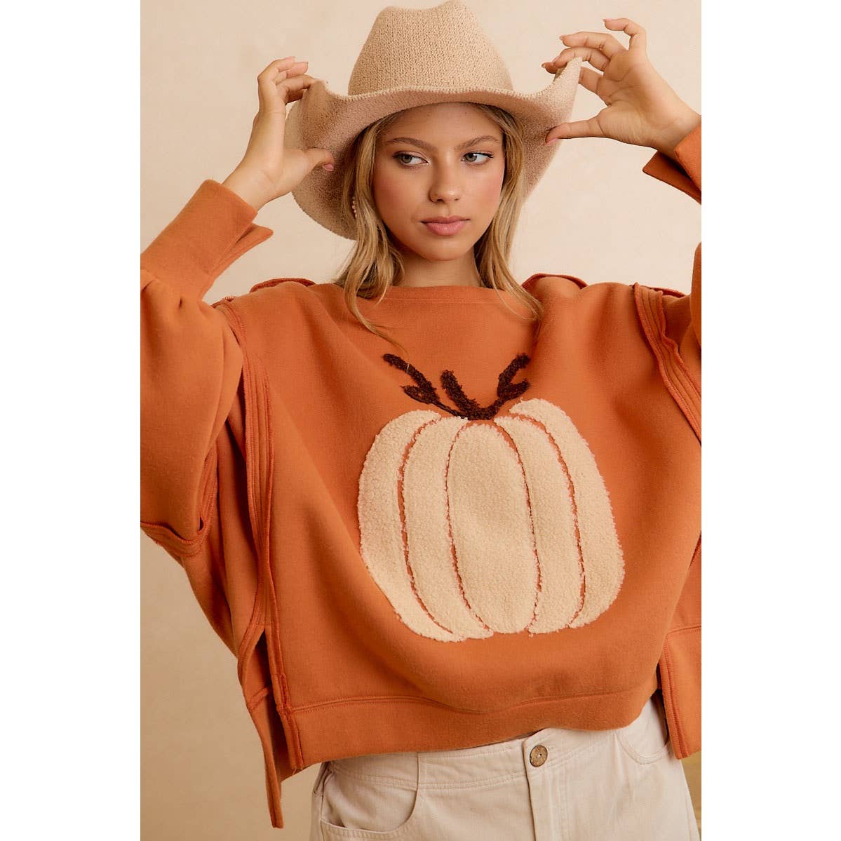 OVERSIZED PUMPKIN PATCH PULLOVER SWEATSHIRT