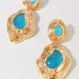 METAL WRINKLED W COLOR STONE DANGLE EARRINGS