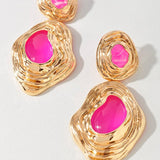 METAL WRINKLED W COLOR STONE DANGLE EARRINGS