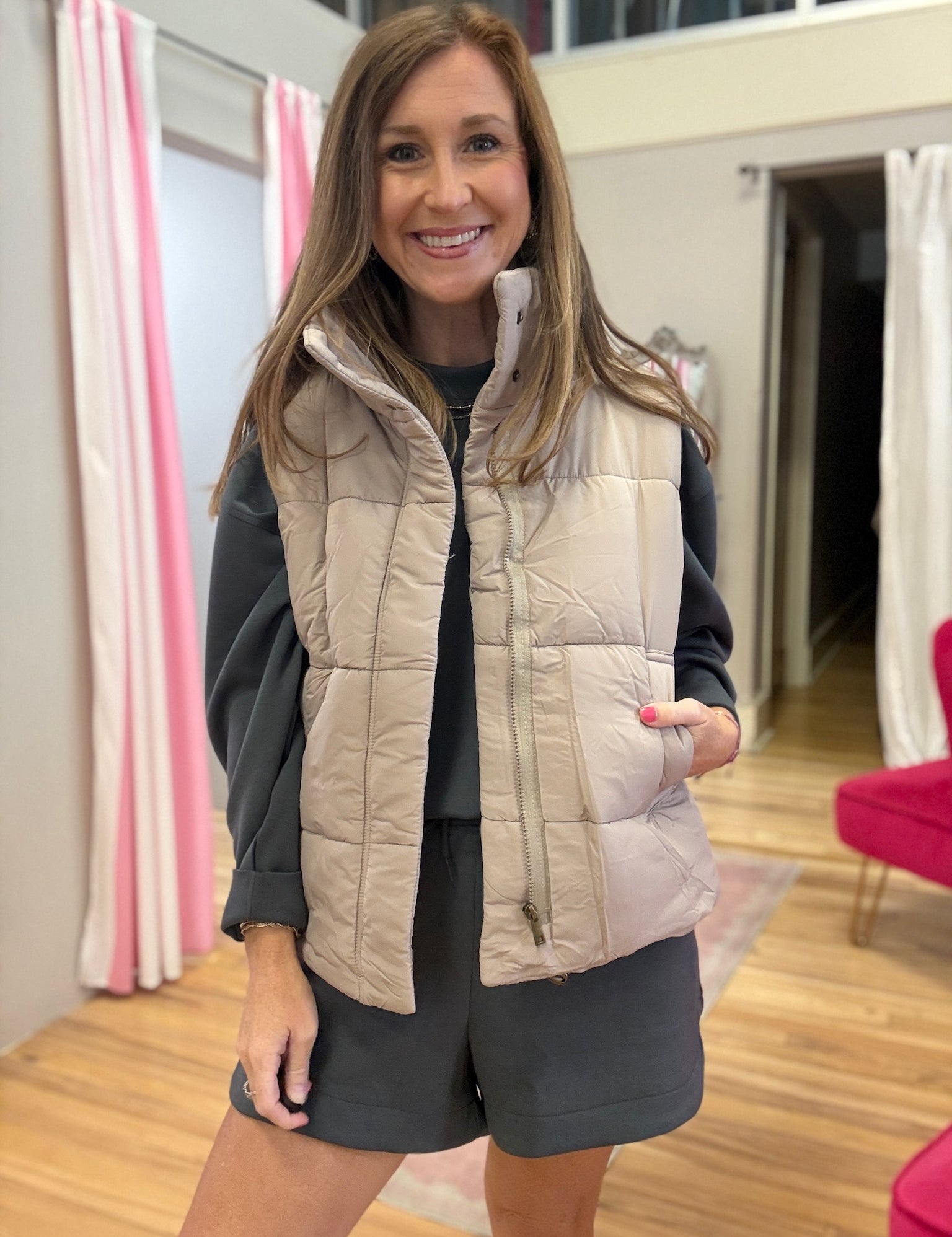 Quilted Puffer Vest adrian-album:A9E66AC6-5D51-4C1A-BBB4-05D49000BB7E
