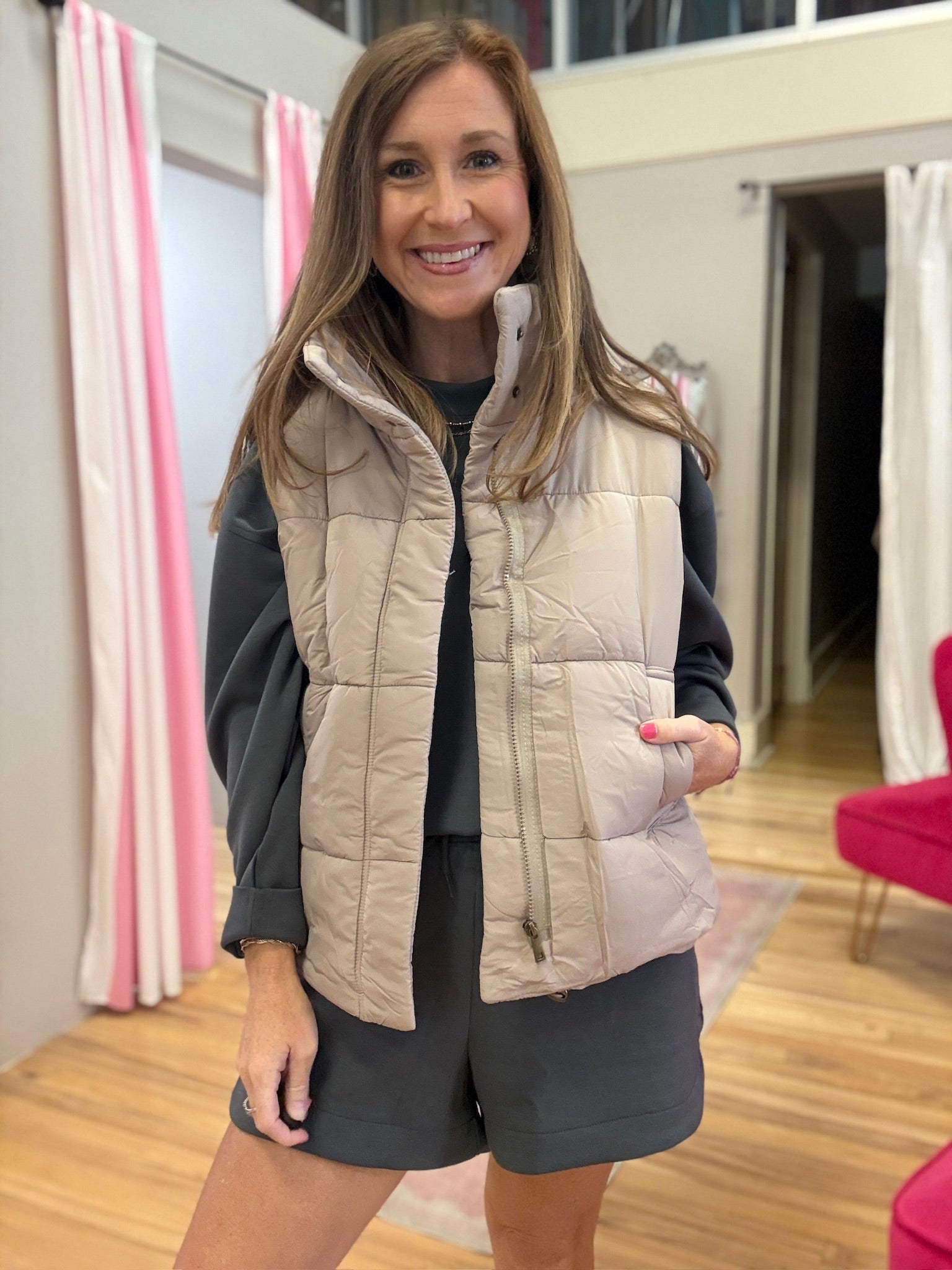 Quilted Puffer Vest adrian-album:A9E66AC6-5D51-4C1A-BBB4-05D49000BB7E